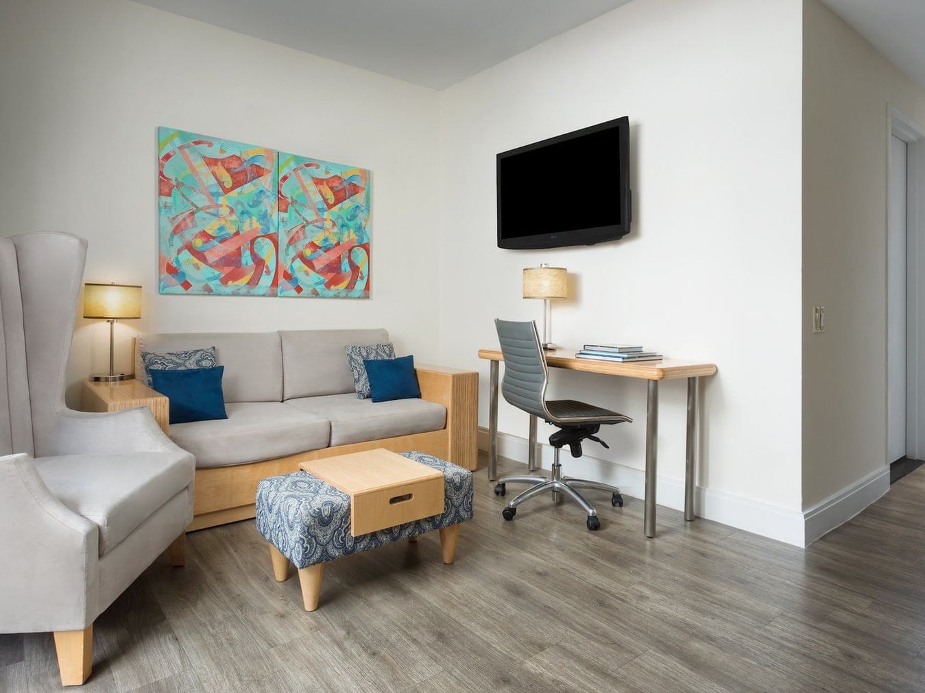 Skyline Penthouse with a living area at ArtHouse Hotel New York